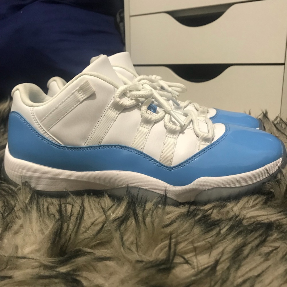 Air Jordan 11s low UNC - Picture 2 of 7